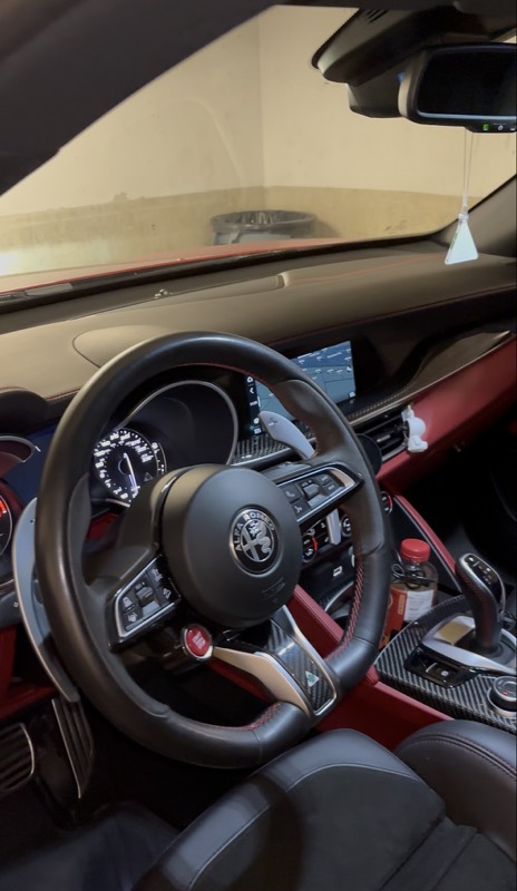 Alfa Romeo Stelvio front seats after detailing